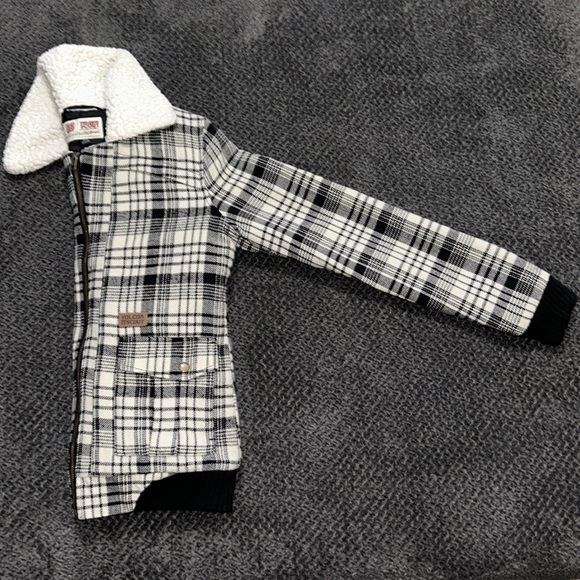 Volcom Scout Women’s Black & White Flannel Zip Up Jacket - Picture 16 of 16